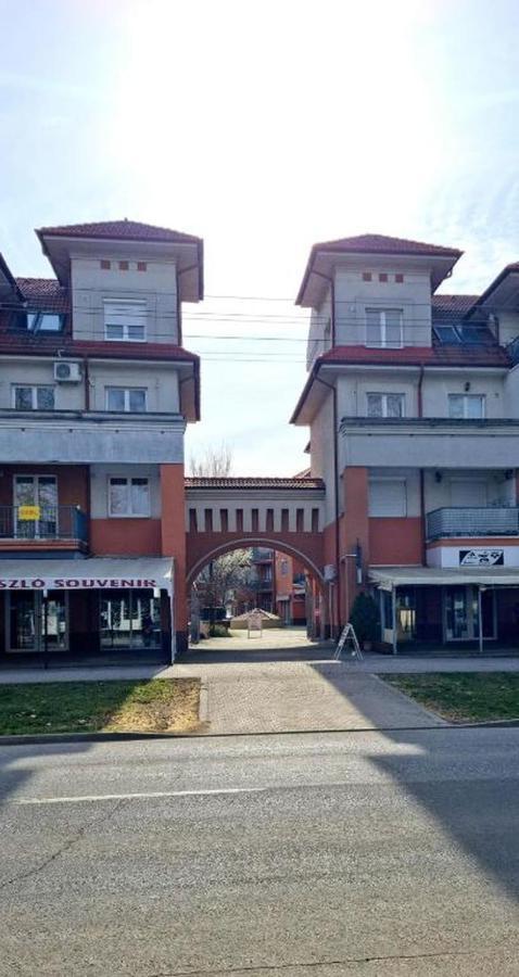 Tilla Apartman Hajdúszoboszló Exterior foto